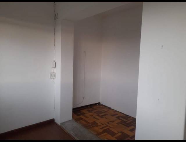 2 BEDROOM APARTMENT FOR SALE IN KENSINGTON